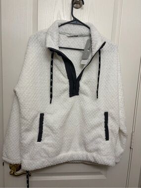 Men's Levelwear White Sherpa Quarter-Zip Pullover with Black Trim